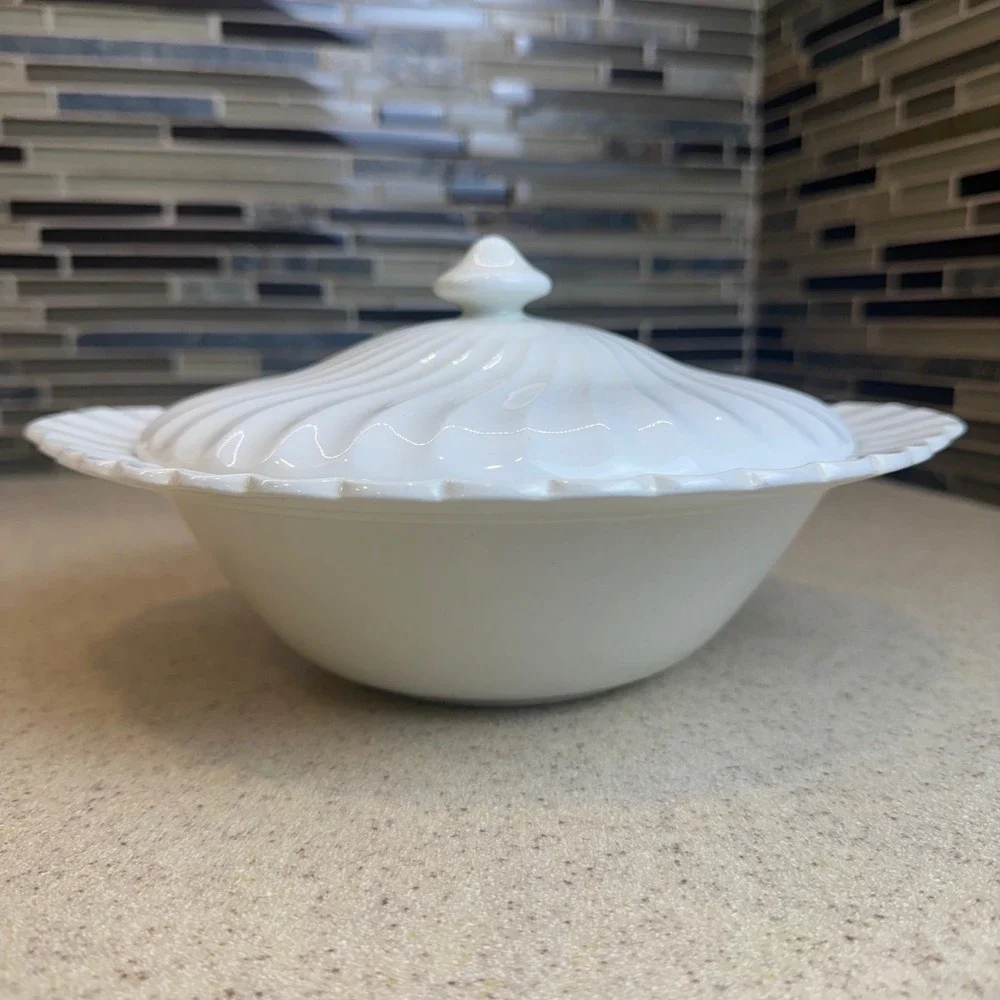 Johnson Bros Snowhite Regency Ironstone Covered Vegetable Tureen White England‎